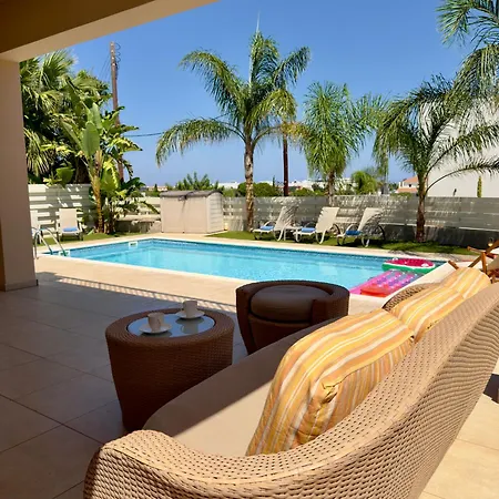 Cypress Aura - Spacious 4br With Private Pool Protaras