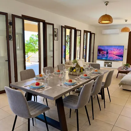 Villa Cypress Aura - Spacious 4br With Private Pool Protaras