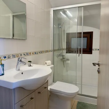Cypress Aura - Spacious 4br With Private Pool Villa Protaras
